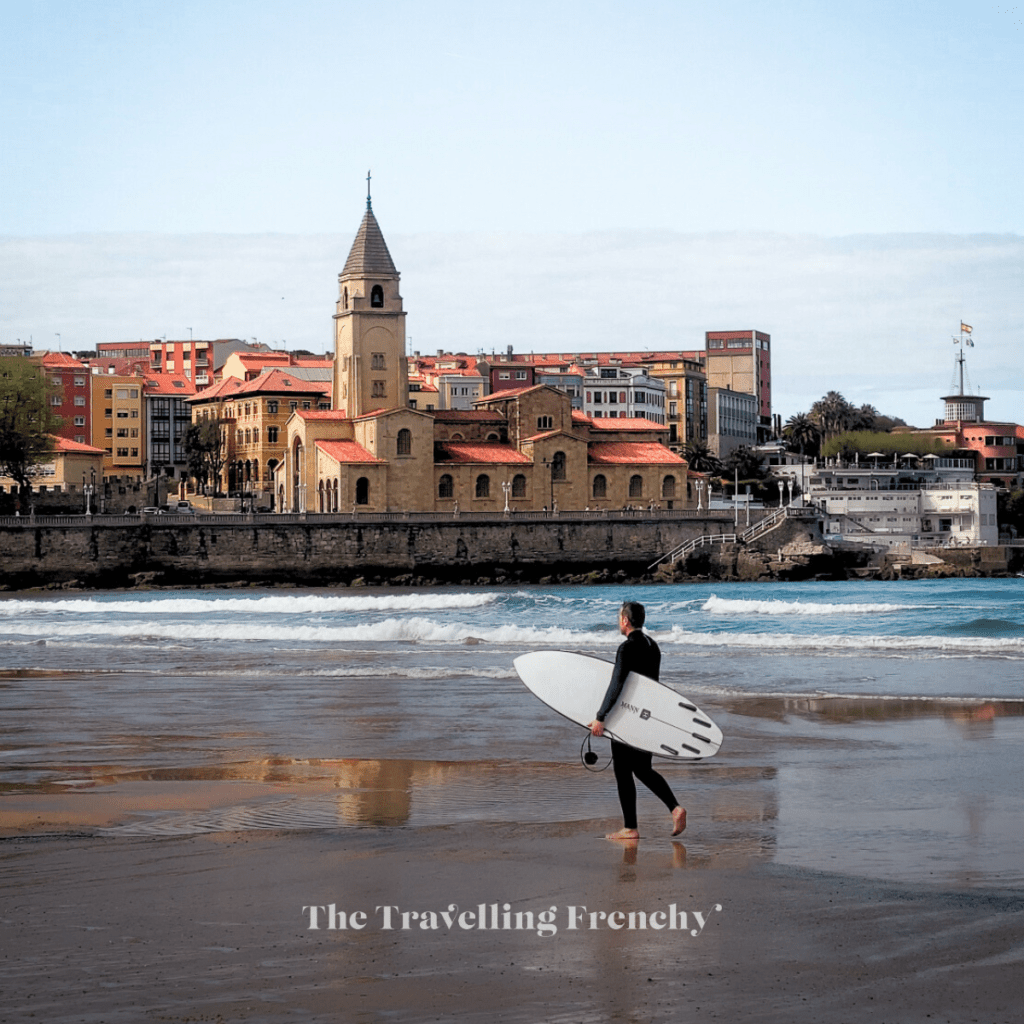 Playa de San Lorenzo in Gijon